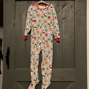 Absorba size 5T zip up footed pajamas